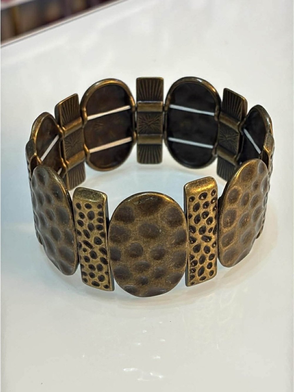 Antique Brass Hammered Stretch Bracelet - Brown/Gold